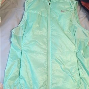 XL mint green Nike vest